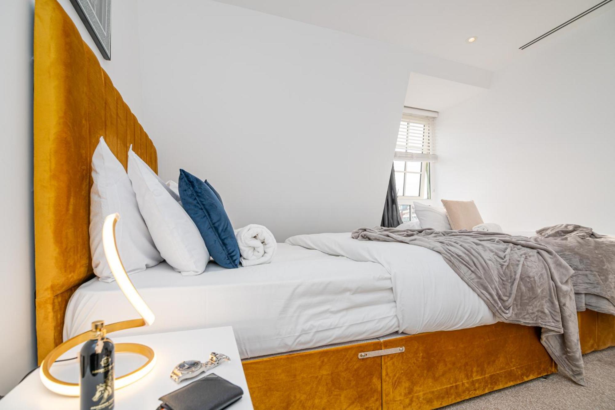 Stunning 1-Bedroom Penthouse In Marble Arch 72 London Eksteriør bilde