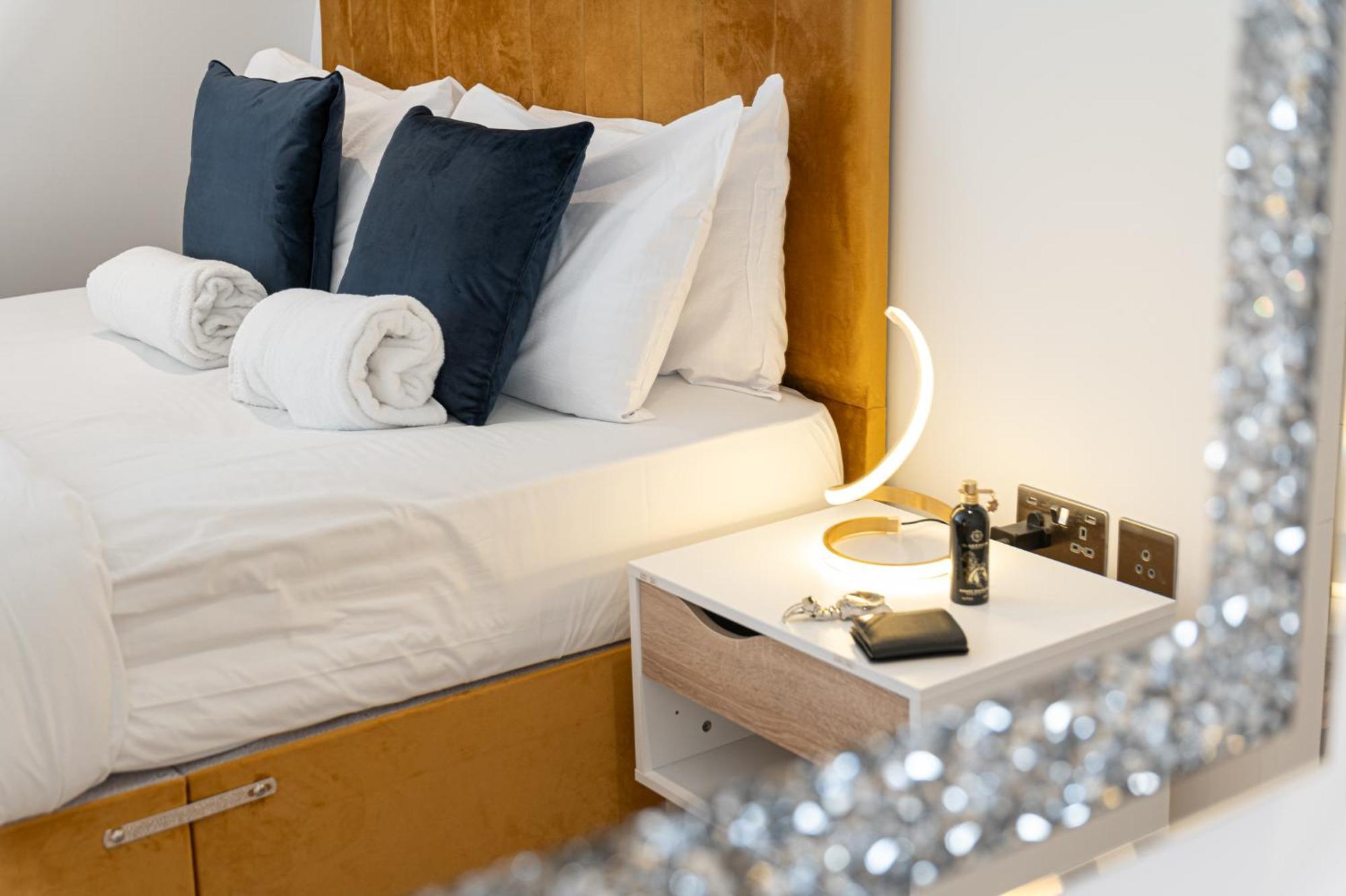 Stunning 1-Bedroom Penthouse In Marble Arch 72 London Eksteriør bilde