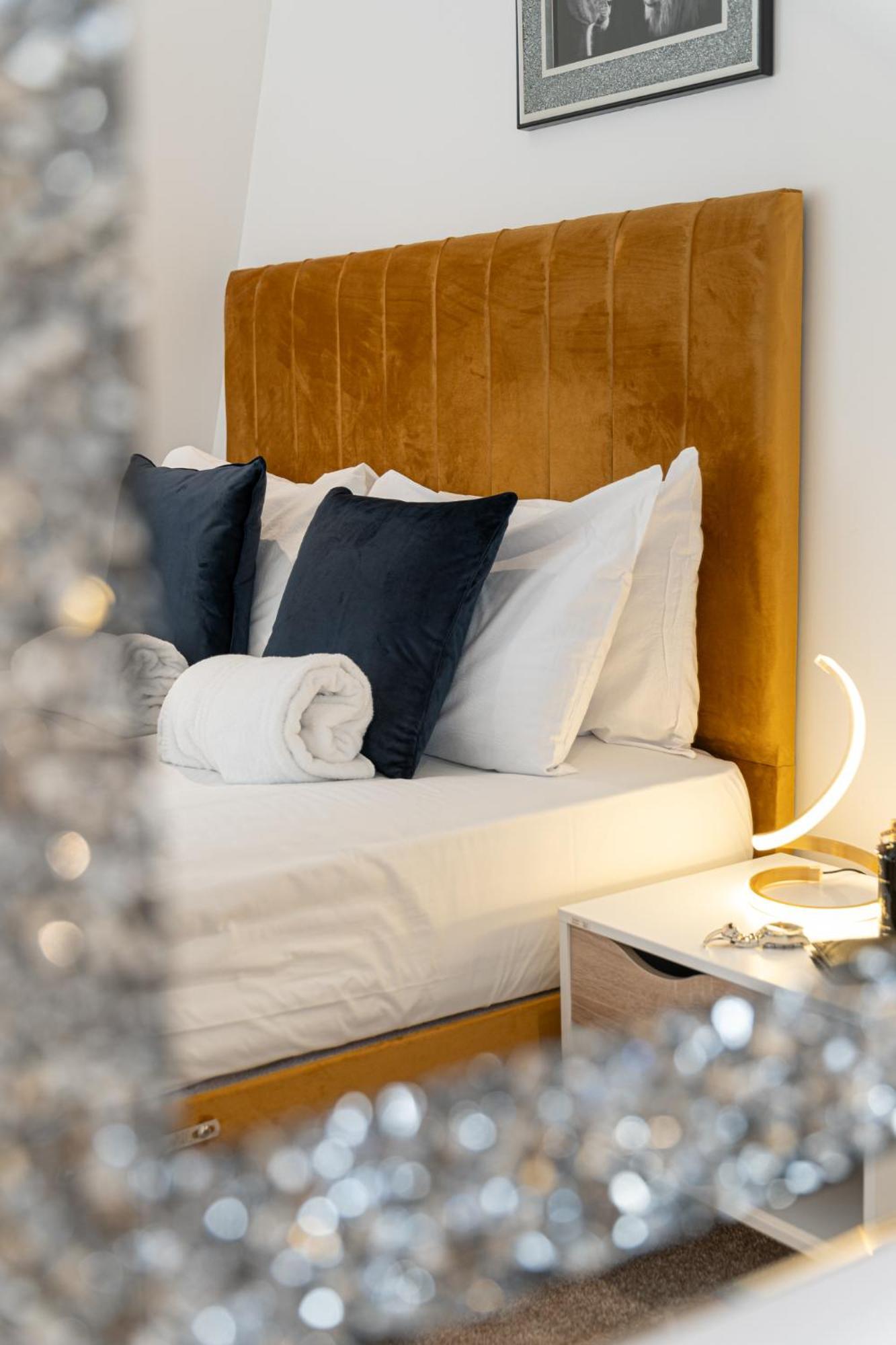 Stunning 1-Bedroom Penthouse In Marble Arch 72 London Eksteriør bilde