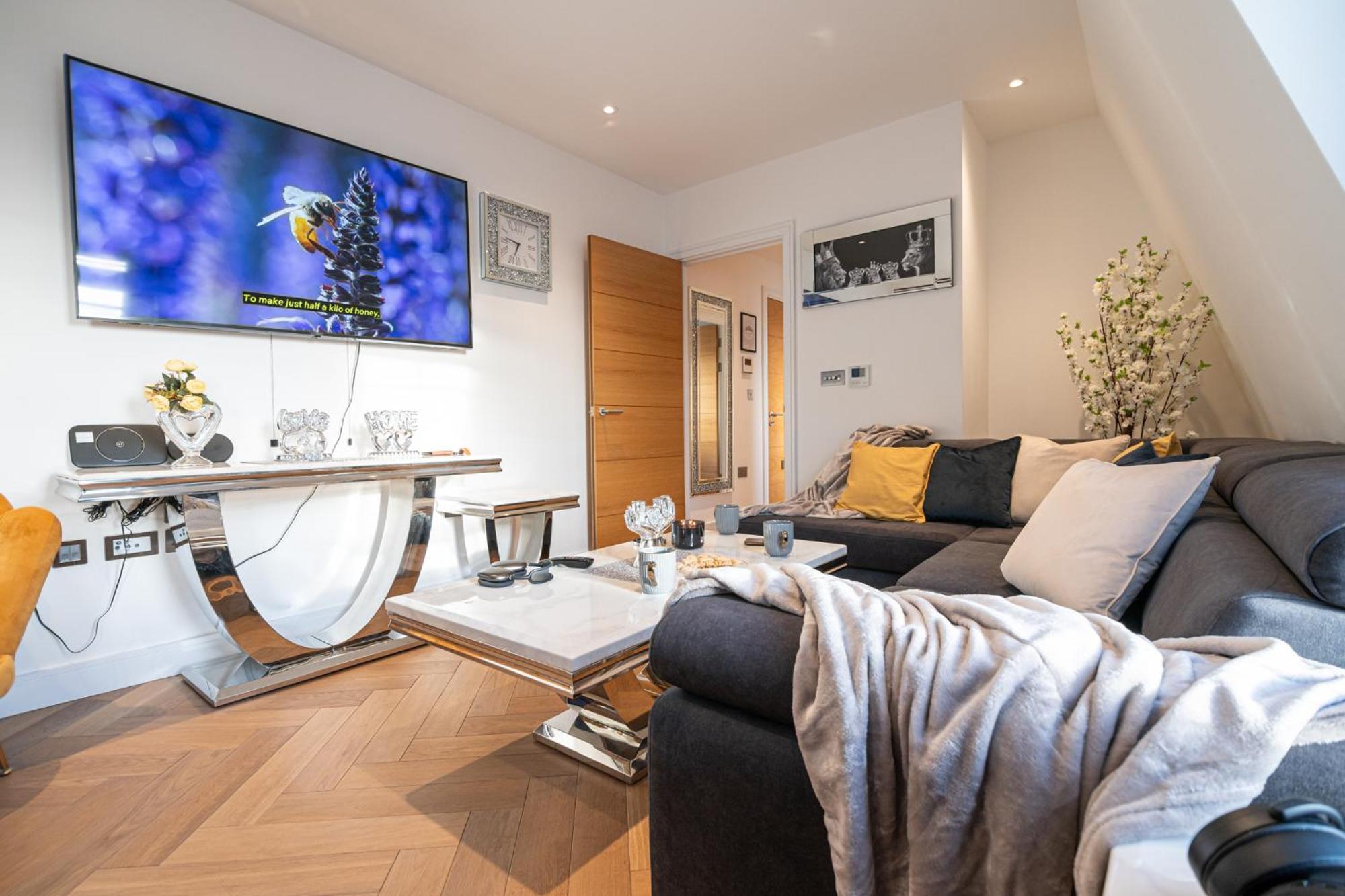Stunning 1-Bedroom Penthouse In Marble Arch 72 London Eksteriør bilde