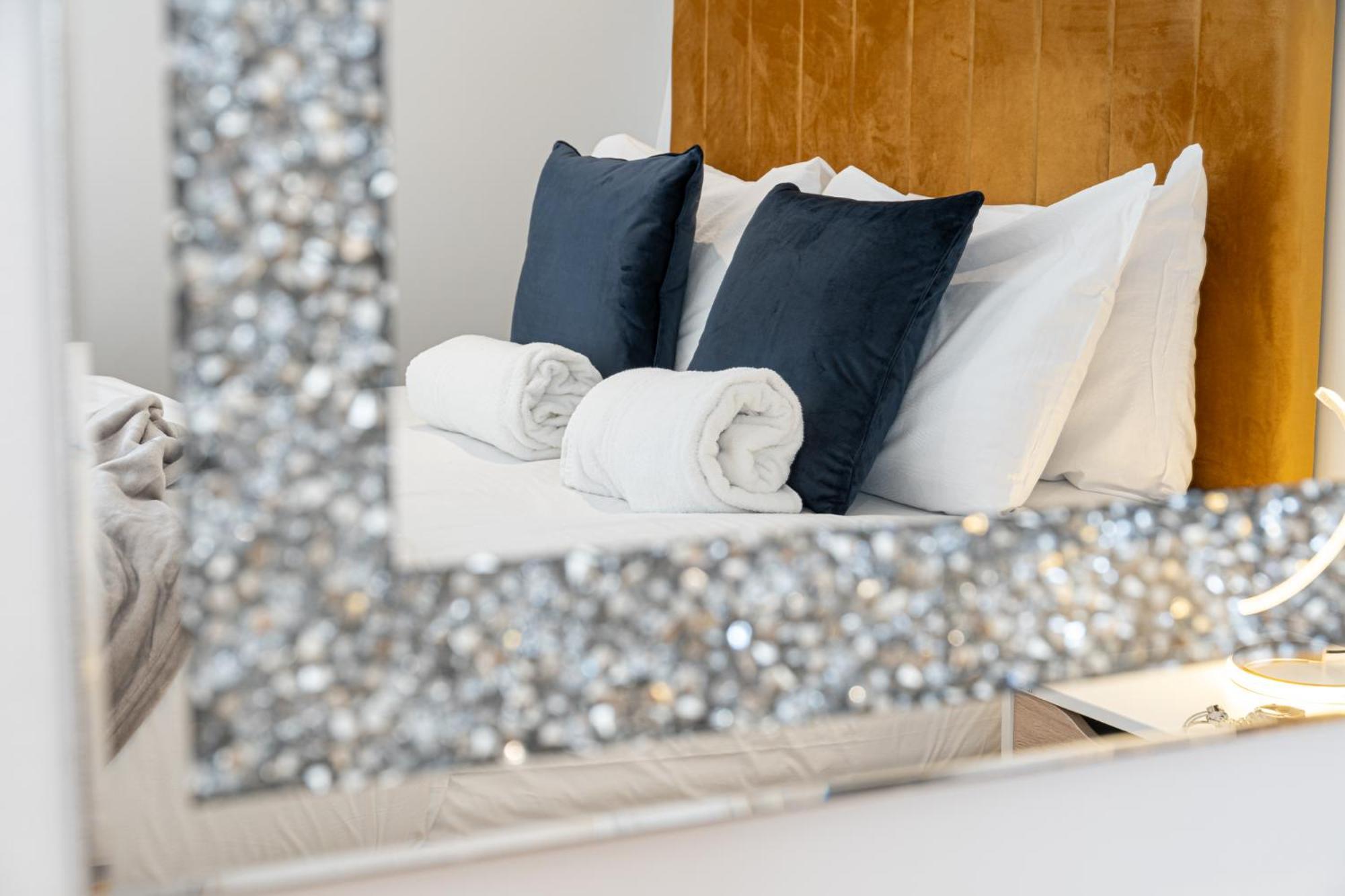 Stunning 1-Bedroom Penthouse In Marble Arch 72 London Eksteriør bilde