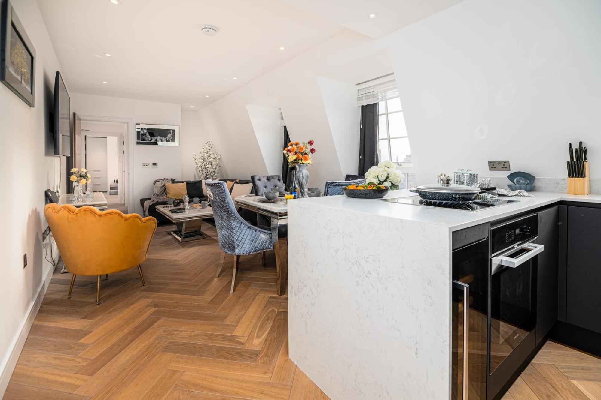 Stunning 1-Bedroom Penthouse In Marble Arch 72 London Eksteriør bilde
